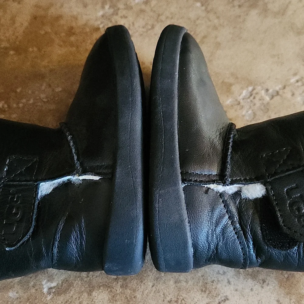 UGG Black Leather Boots with Shearling Toddler Size 4/5 - Picture 10 of 11